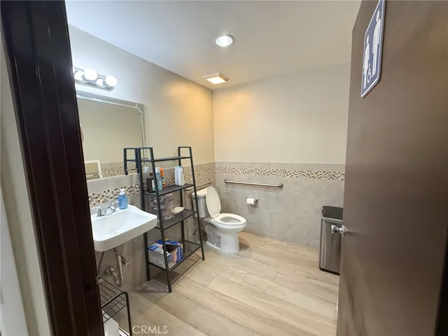 1304 W Commonwealth Avenue, Fullerton, California 92833