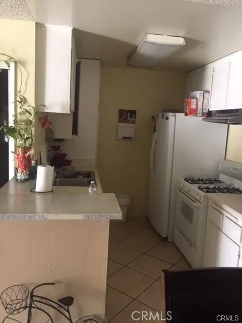 801 S Lyon Street H-3, Santa Ana, California 92705 home-pic-7