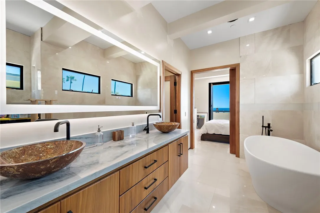 1504 W Oceanfront 5, Newport Beach, California 92663 home-pic-20