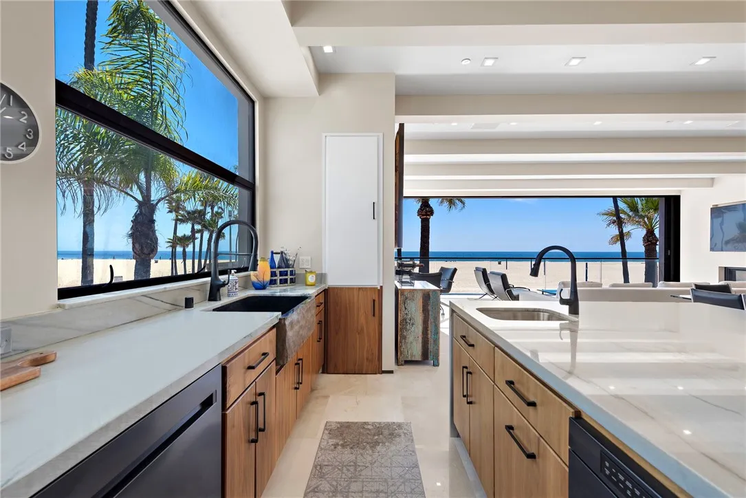1504 W Oceanfront 5, Newport Beach, California 92663 home-pic-16
