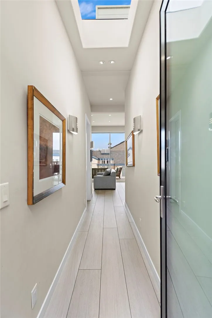 1504 W Oceanfront 5, Newport Beach, California 92663 home-pic-22