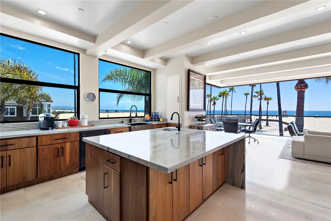 1504 W Oceanfront 5, Newport Beach, California 92663 home-pic-14