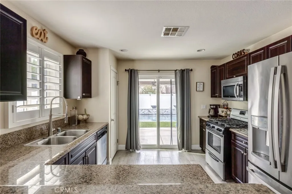 31839 Taton Court, Menifee, California 92584 home-pic-11