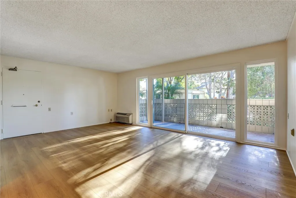 95 Calle Aragon A, Laguna Woods, California 92637 home-pic-4