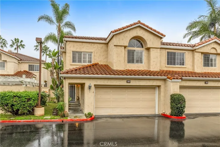 1003 Via Presa is an end unit two bedroom plus loft condo with approximately 1,547 sqft.