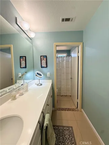 2ND FLOOR BATHROOM