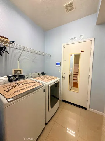 LAUNDRY ROOM/CONNECTED TO GARAGE