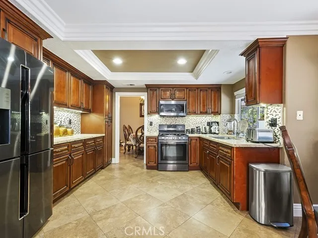 2220 Bloomfield Lane, Corona, California 92882 home-pic-11