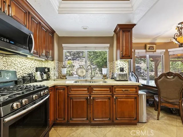 2220 Bloomfield Lane, Corona, California 92882 home-pic-14