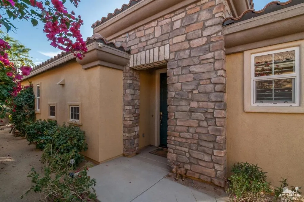 82237 Travolta Avenue, Indio, California 92201 home-pic-8