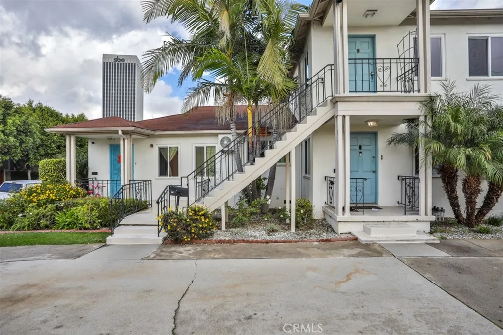 854 Alandele Avenue, Los Angeles, California 90036 home-pic-2
