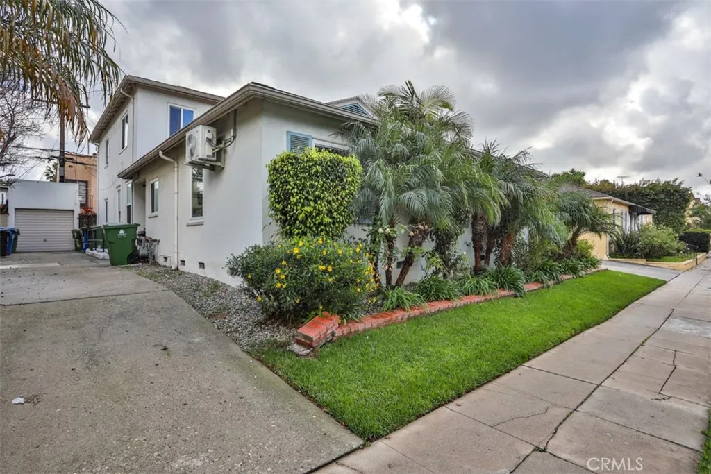 854 Alandele Avenue, Los Angeles, California 90036 home-pic-17