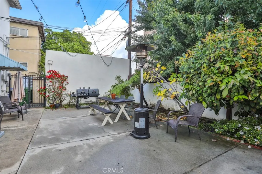 854 Alandele Avenue, Los Angeles, California 90036 home-pic-16