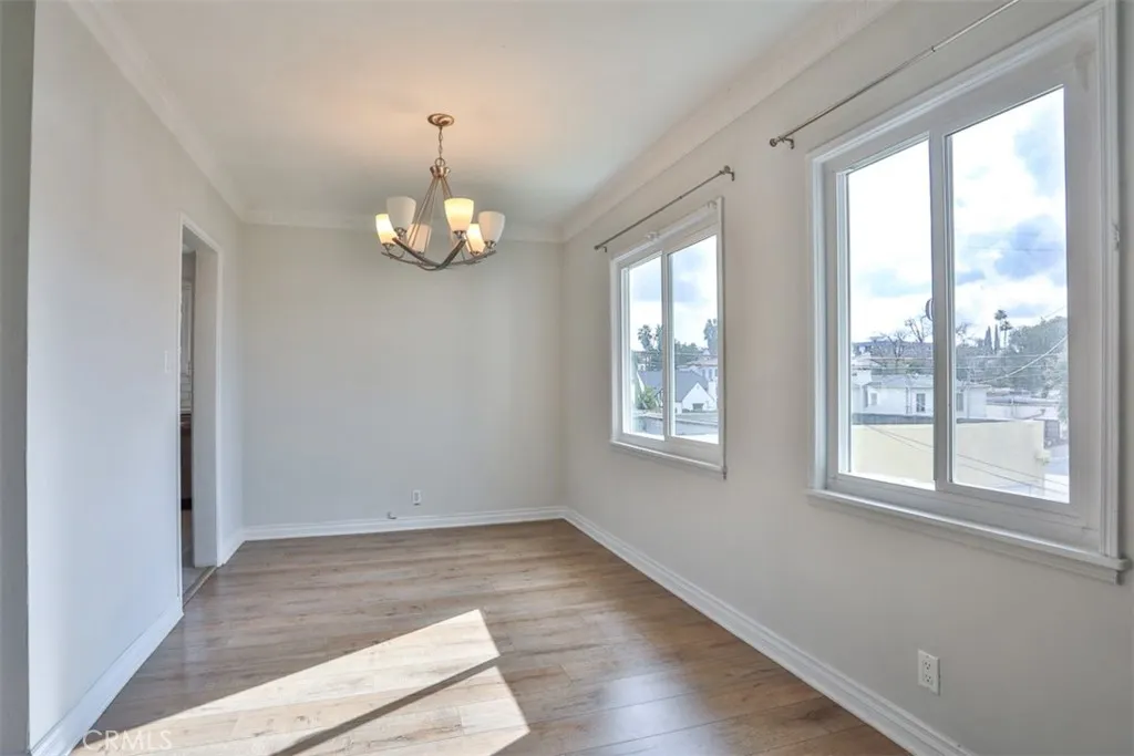 854 Alandele Avenue, Los Angeles, California 90036 home-pic-4