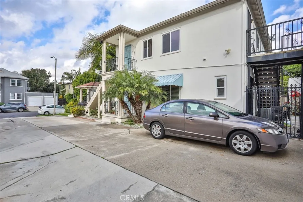 854 Alandele Avenue, Los Angeles, California 90036 home-pic-14