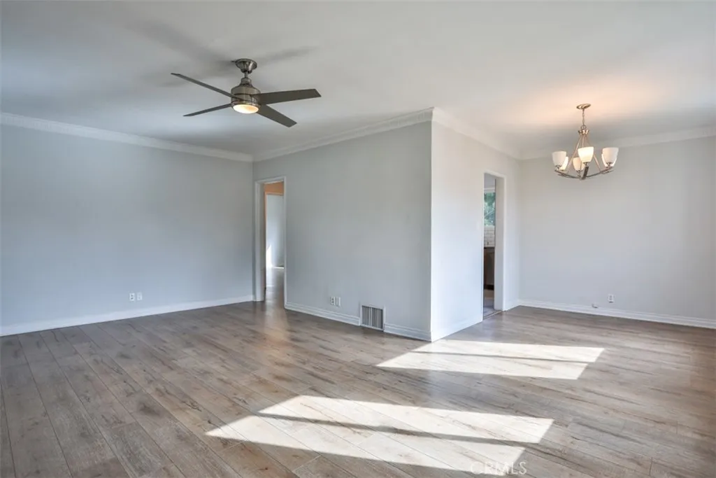 854 Alandele Avenue, Los Angeles, California 90036 home-pic-3