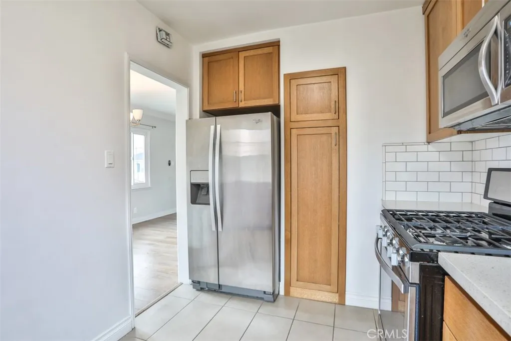 854 Alandele Avenue, Los Angeles, California 90036 home-pic-6