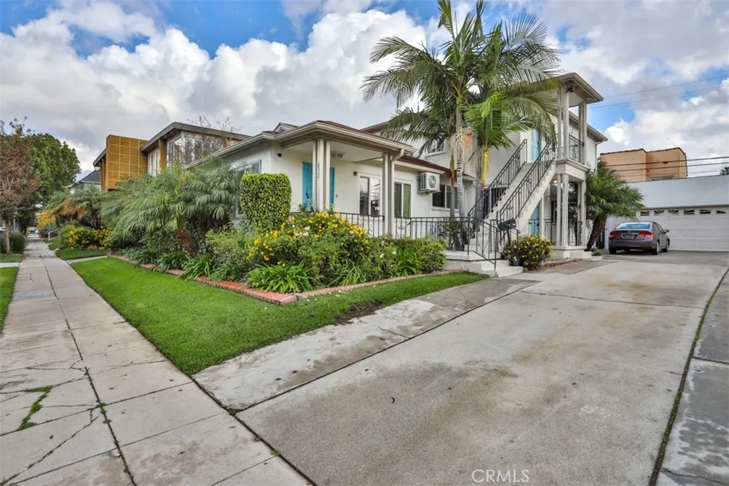 854 Alandele Avenue, Los Angeles, California 90036 home-pic-1