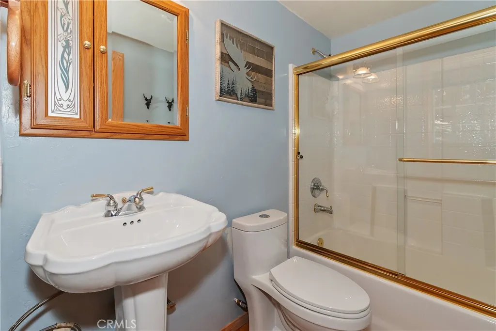 Bottom Level Full Bathroom