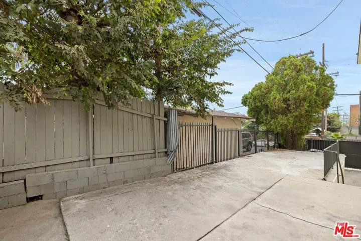 Back of Property - 200 N Rampa