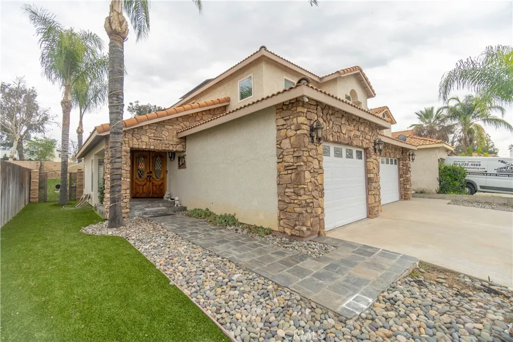 23642 Tonada, Moreno Valley, California 92557 home-pic-4
