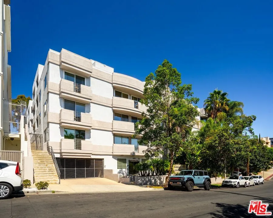 11535 Rochester Avenue 308, Los Angeles, California 90025 home-pic-33