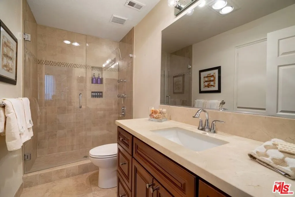 11535 Rochester Avenue 308, Los Angeles, California 90025 home-pic-19