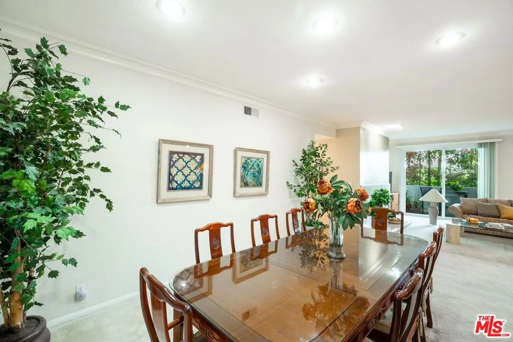 11535 Rochester Avenue 308, Los Angeles, California 90025 home-pic-4