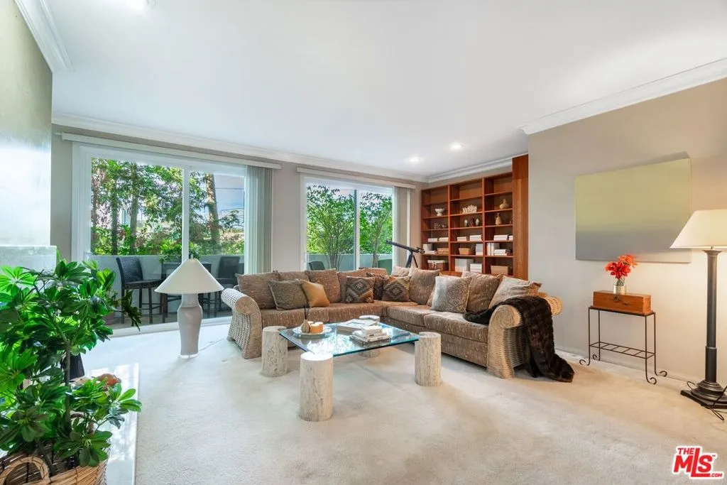 11535 Rochester Avenue 308, Los Angeles, California 90025 home-pic-1