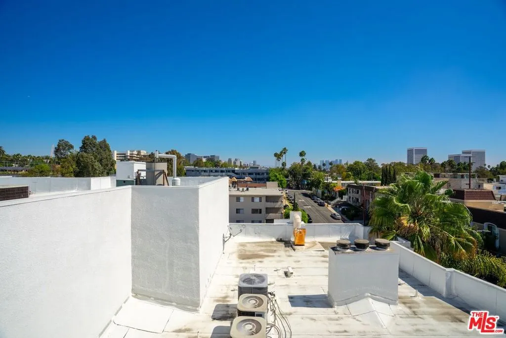 11535 Rochester Avenue 308, Los Angeles, California 90025 home-pic-43