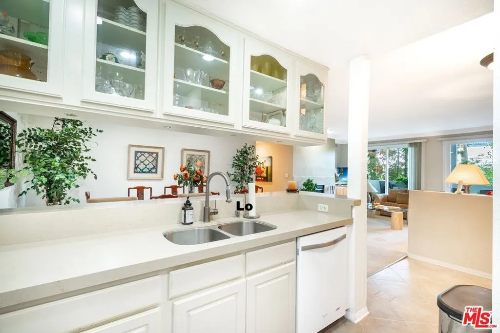 11535 Rochester Avenue 308, Los Angeles, California 90025 home-pic-8