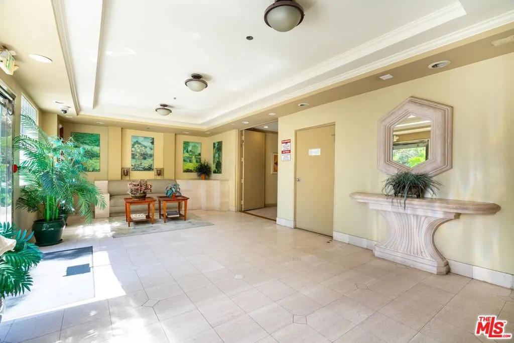 11535 Rochester Avenue 308, Los Angeles, California 90025 home-pic-30