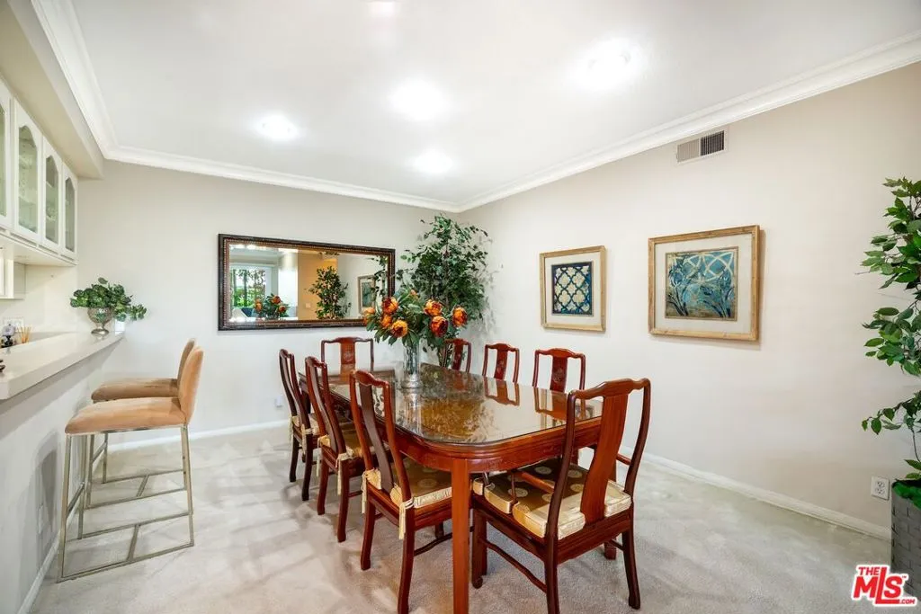 11535 Rochester Avenue 308, Los Angeles, California 90025 home-pic-3