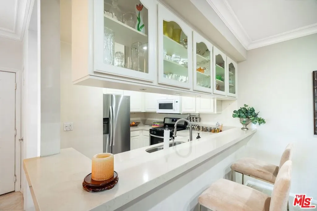 11535 Rochester Avenue 308, Los Angeles, California 90025 home-pic-7
