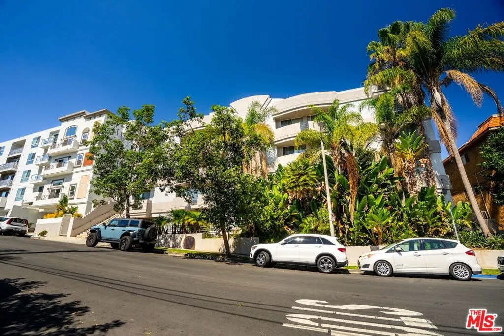 11535 Rochester Avenue 308, Los Angeles, California 90025 home-pic-32