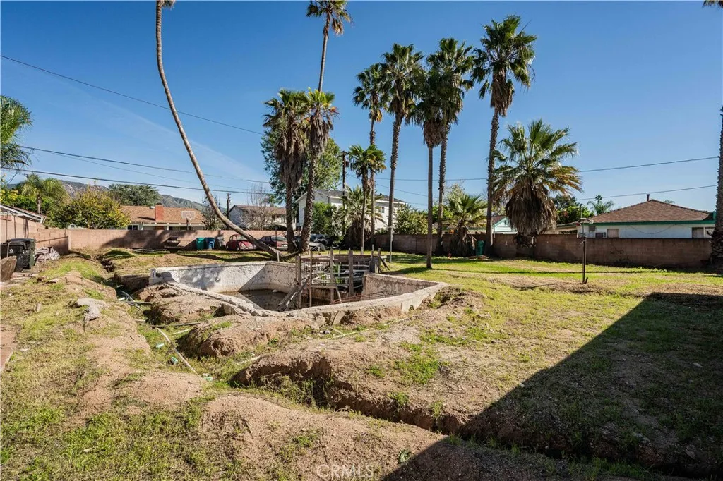 1617 Knox, San Fernando, California 91340 home-pic-9