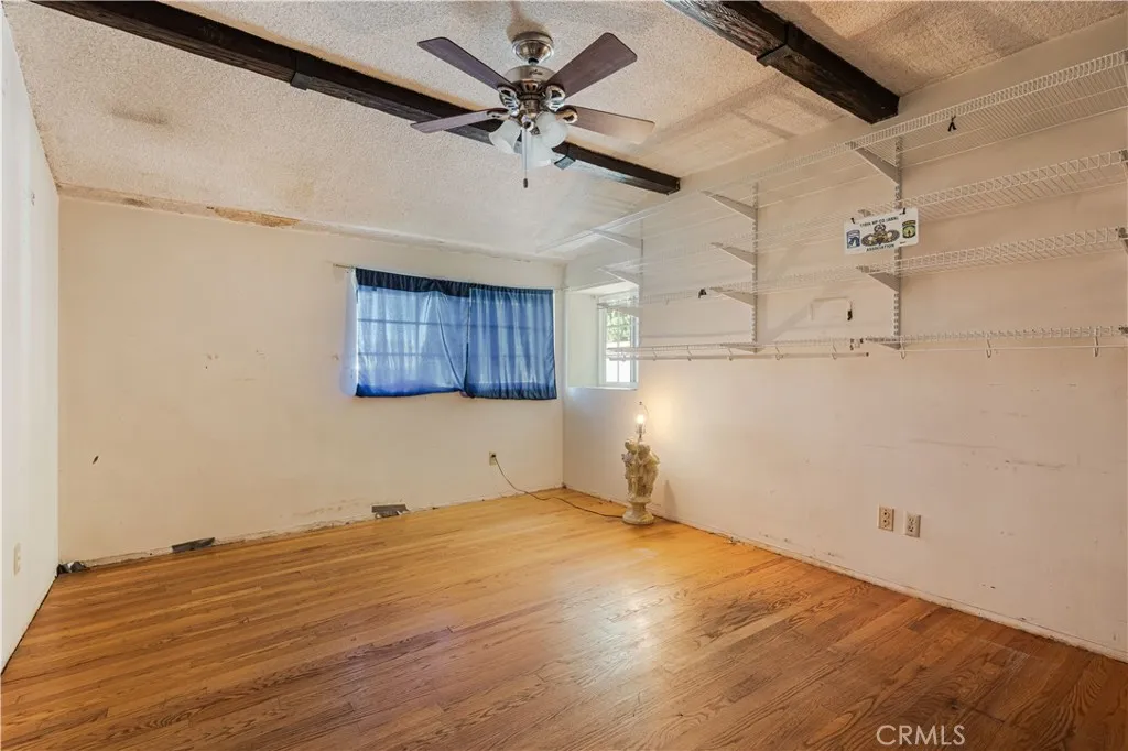 1617 Knox, San Fernando, California 91340 home-pic-23