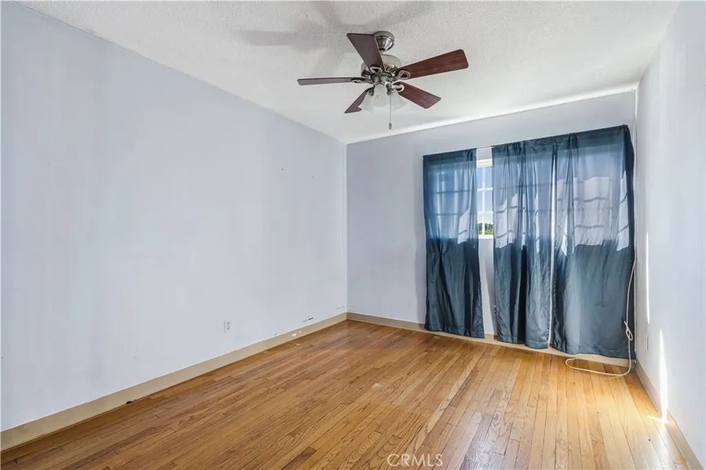 1617 Knox, San Fernando, California 91340 home-pic-25