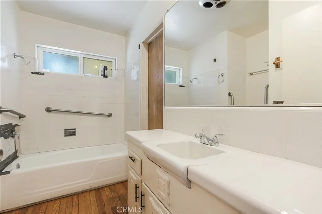 1617 Knox, San Fernando, California 91340 home-pic-20
