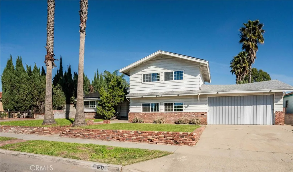 1617 Knox, San Fernando, California 91340 home-pic-2