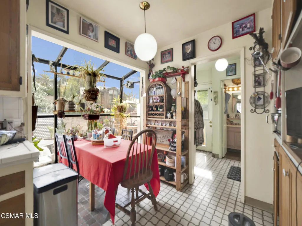 13422 Oxnard Street, Valley Glen, California 91401 home-pic-11