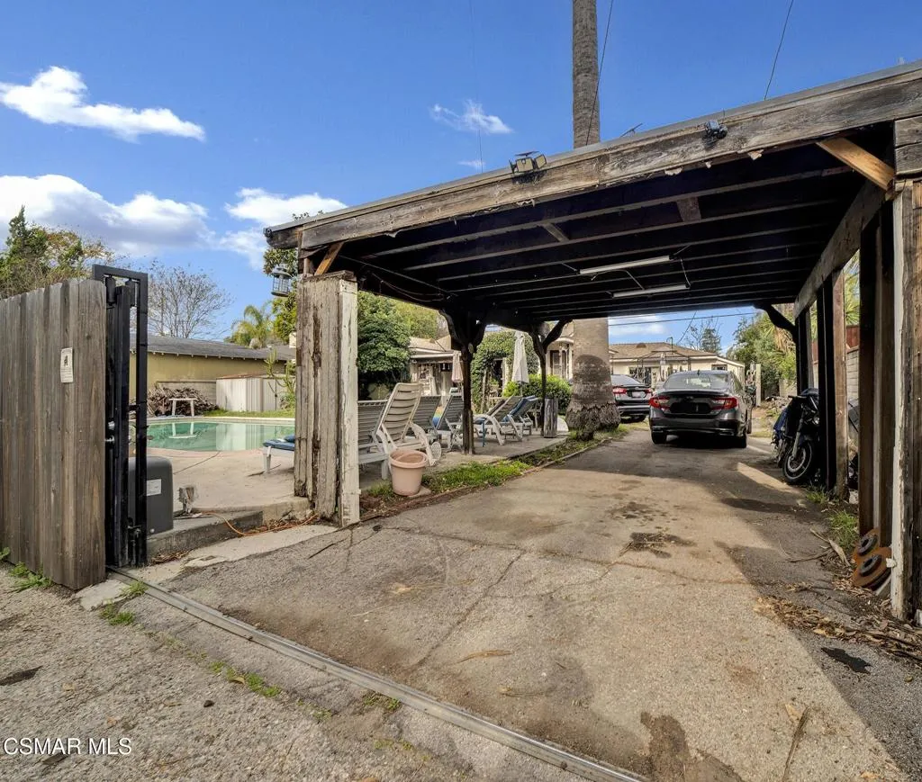 13422 Oxnard Street, Valley Glen, California 91401 home-pic-22