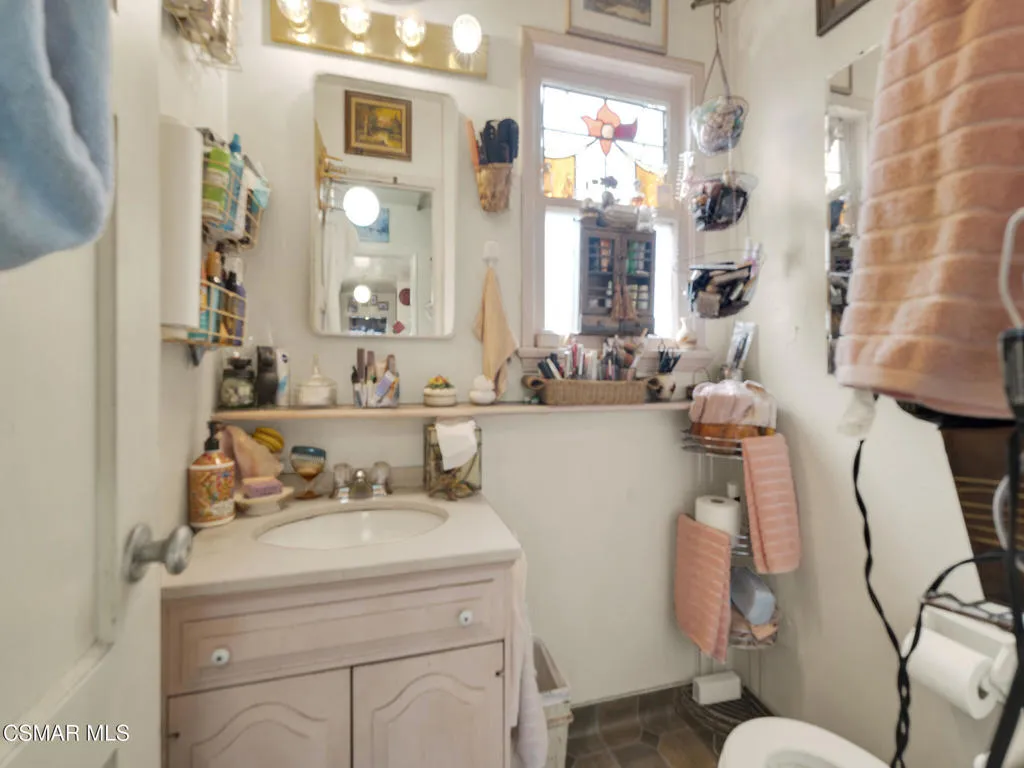 13422 Oxnard Street, Valley Glen, California 91401 home-pic-17