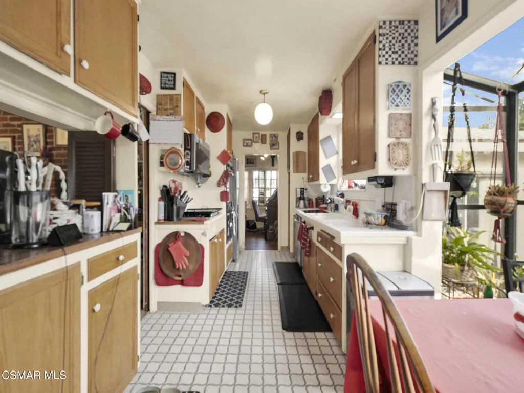 13422 Oxnard Street, Valley Glen, California 91401 home-pic-10
