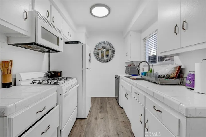 6640 Darby Avenue, Reseda, California 91335