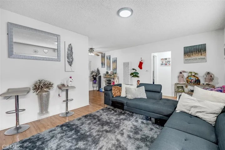 6640 Darby Avenue, Reseda, California 91335