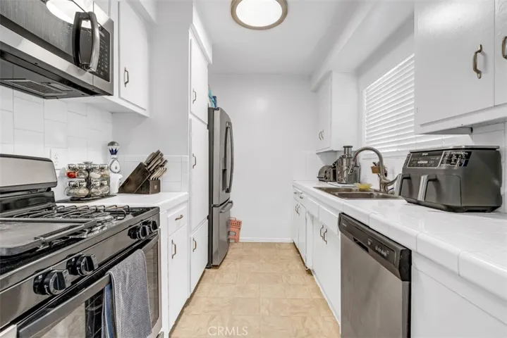 6640 Darby Avenue, Reseda, California 91335