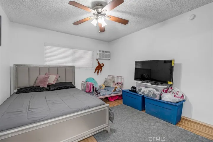 6640 Darby Avenue, Reseda, California 91335