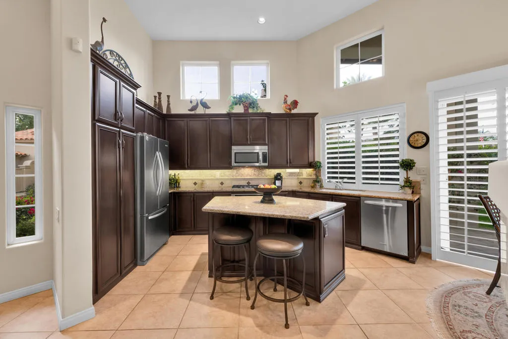 48055 Via Vallarta, La Quinta, California 92253 home-pic-10