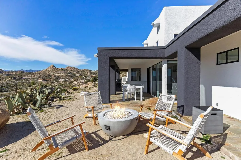 57075 Farrelo Court, Yucca Valley, California 92284 home-pic-44